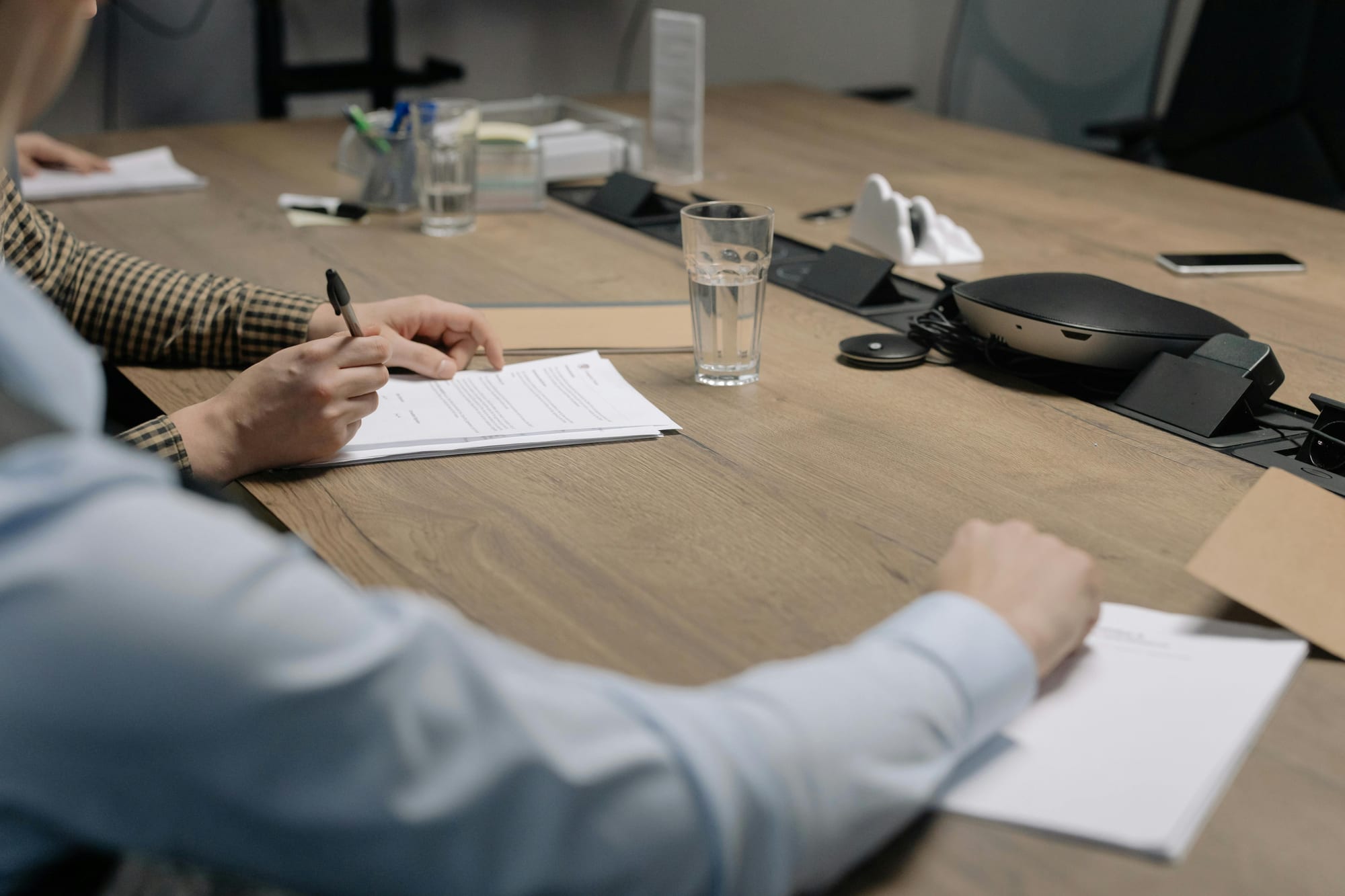 Bureau administratif avec dossiers